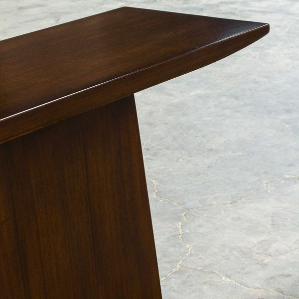 Everton, Console Table