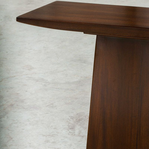 Everton, Console Table