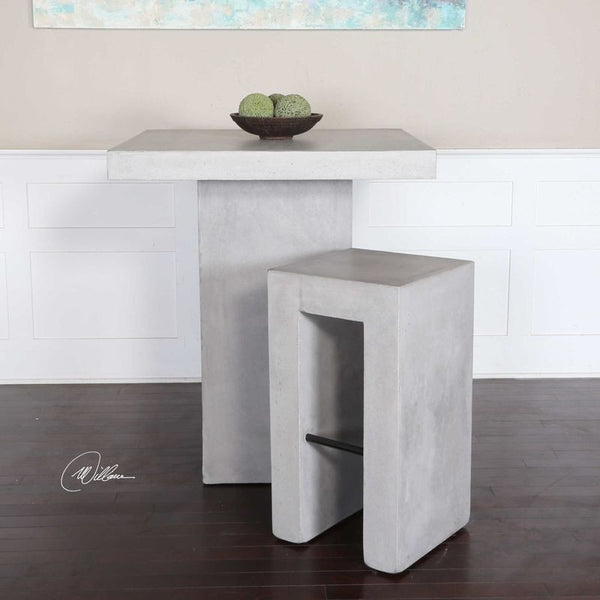 Zaire, Bar Stool