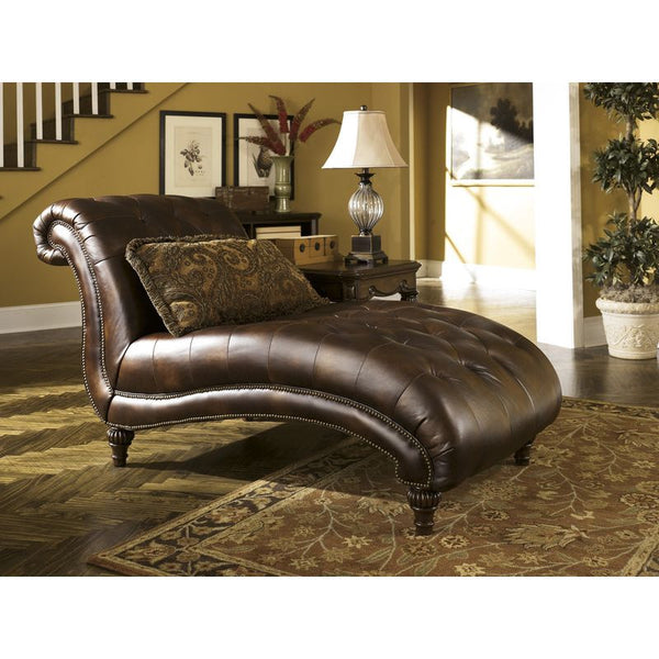 Claremore Chaise