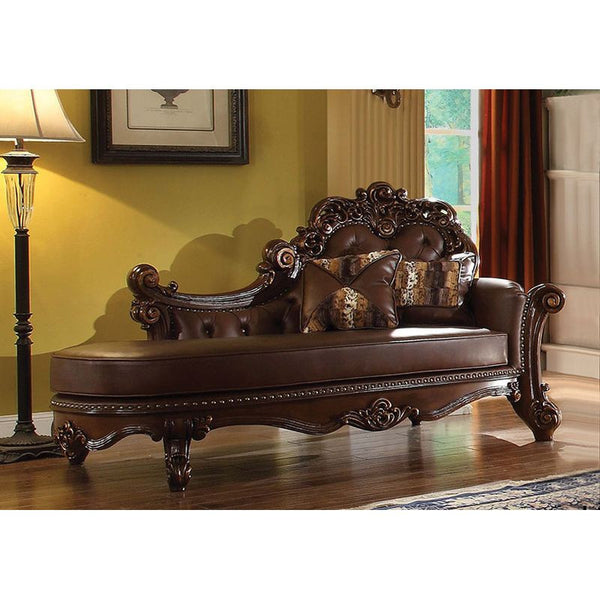 Chaise WIth 2 Pillows