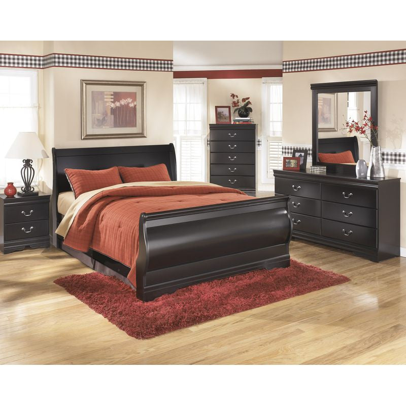 Huey Sleigh Bedroom Group (Queen Sleigh)