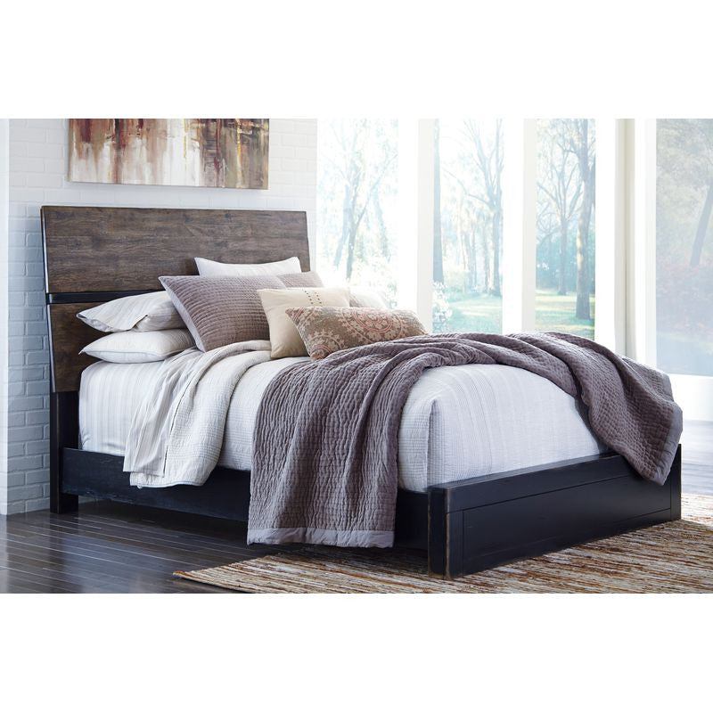 Emerfield Platform Bed (Queen)