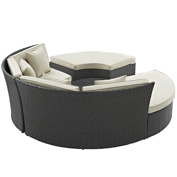 Sojourn Outdoor Patio Sunbrella® Daybed in Antique Canvas Beige