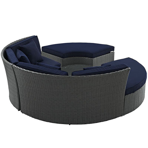 Sojourn Outdoor Patio Sunbrella® Daybed in Canvas Navy