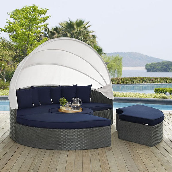 Sojourn Outdoor Patio Sunbrella® Daybed in Canvas Navy