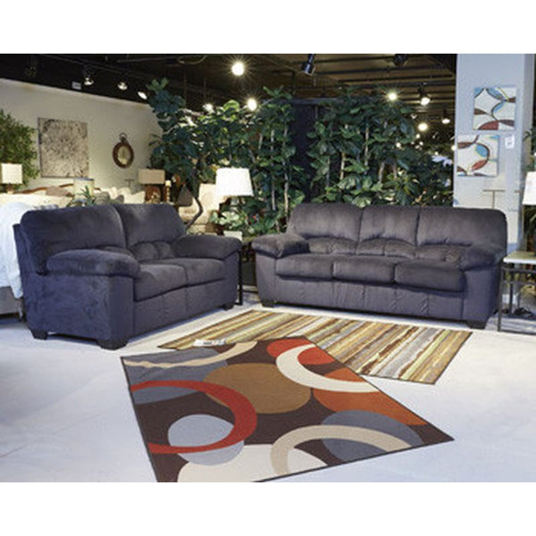 Dailey Loveseat