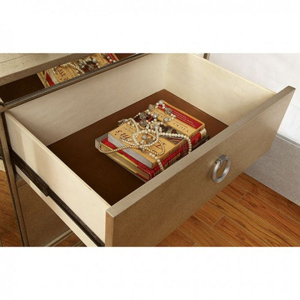 Loraine Chest