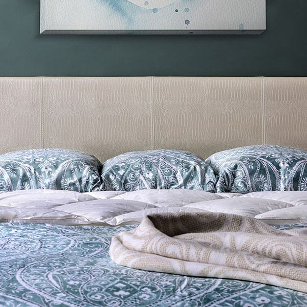 Wallen Pearl White Queen Bed