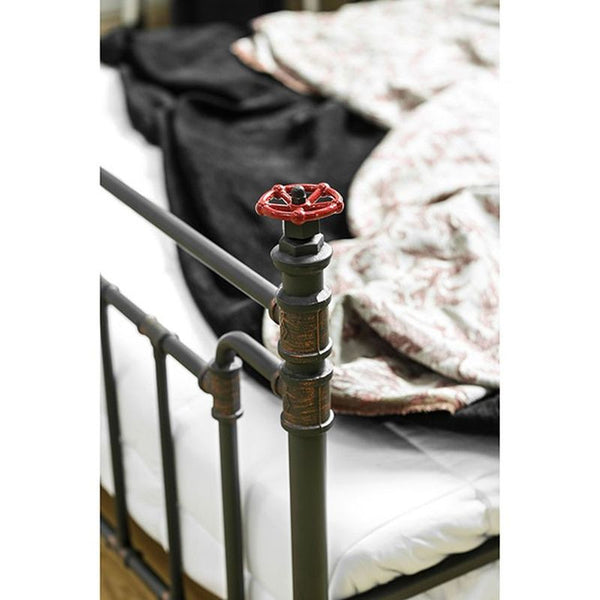 McAlroy I E.King Bed